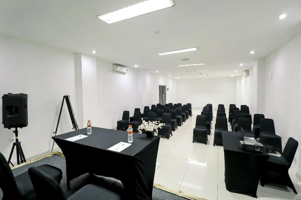 Saka Hotel Medan Sunggal Exterior foto